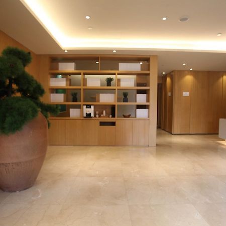 Ji Hotel Shanghai Bund East Nanjing Road Pedestrian Street Exterior photo
