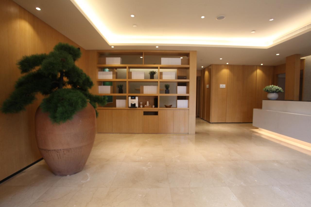 Ji Hotel Shanghai Bund East Nanjing Road Pedestrian Street Exterior photo